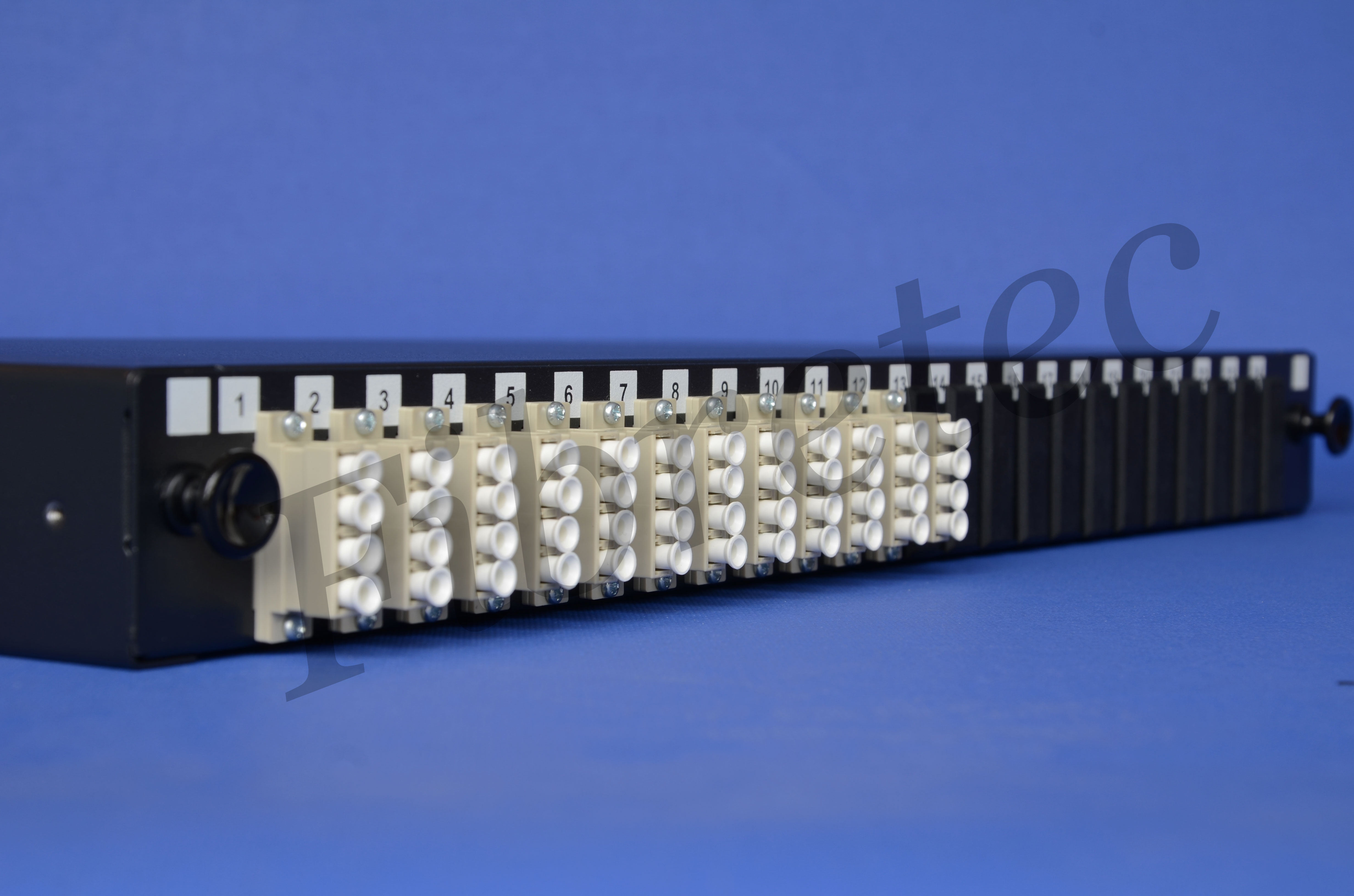 Tiroir 19’’ 1U 48 FO avec 12 traversées LC/LC quadruplex multimode beiges